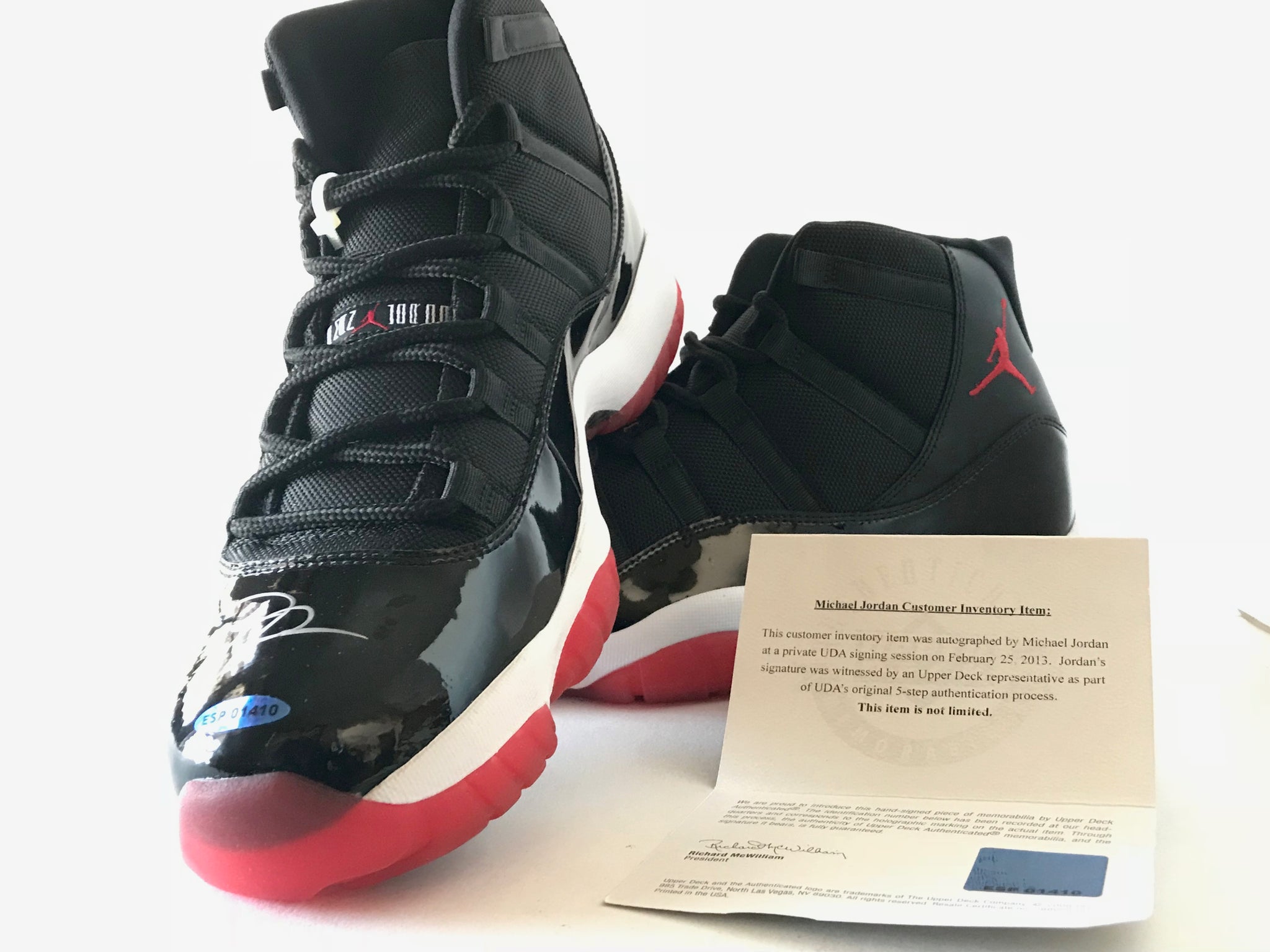 Autographed Chicago Bulls Michael Jordan Upper Deck Black Nike