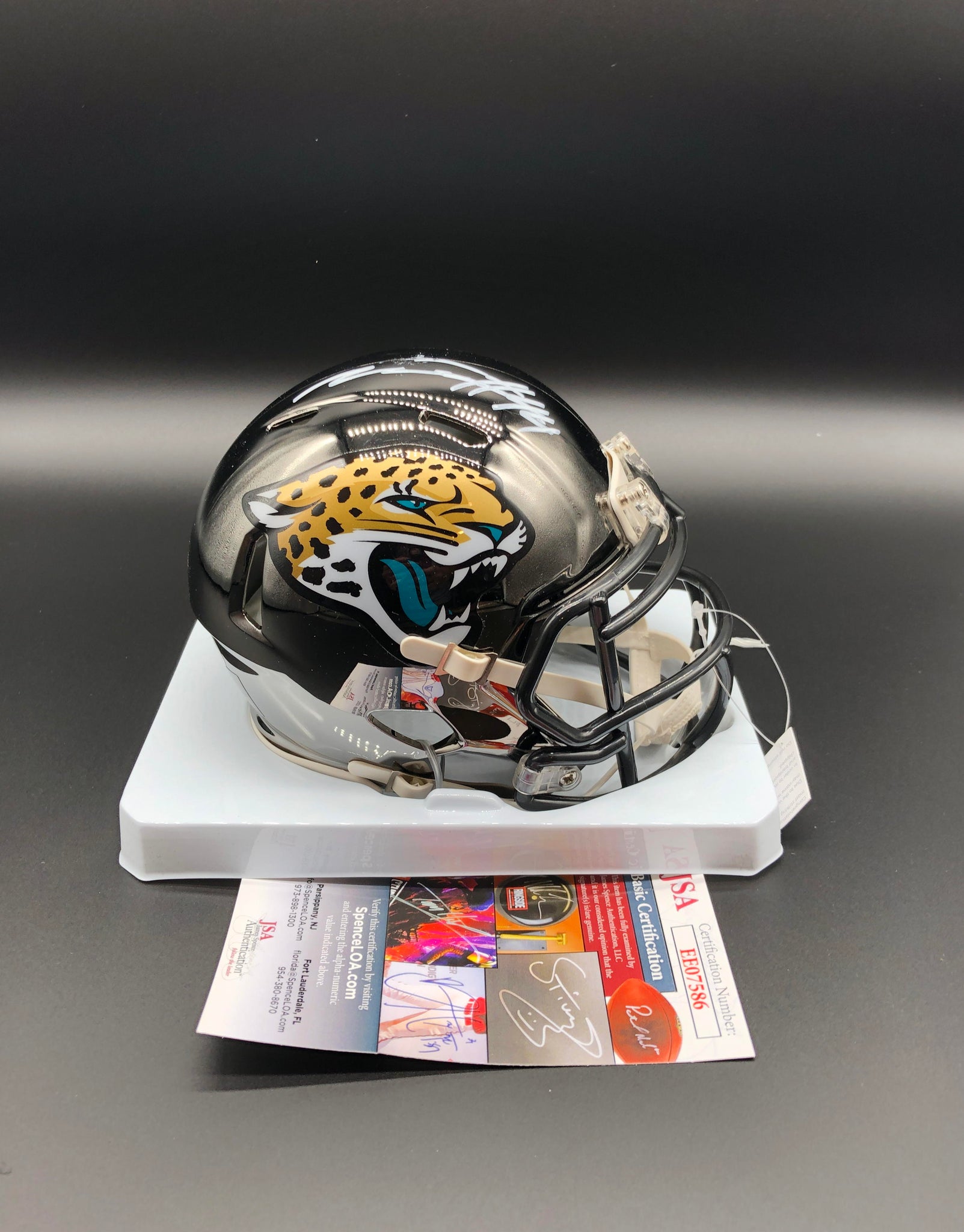 Myles Jack Autographed Jacksonville Jaguars Chrome Mini Helmet (JSA) –  Score Authentics